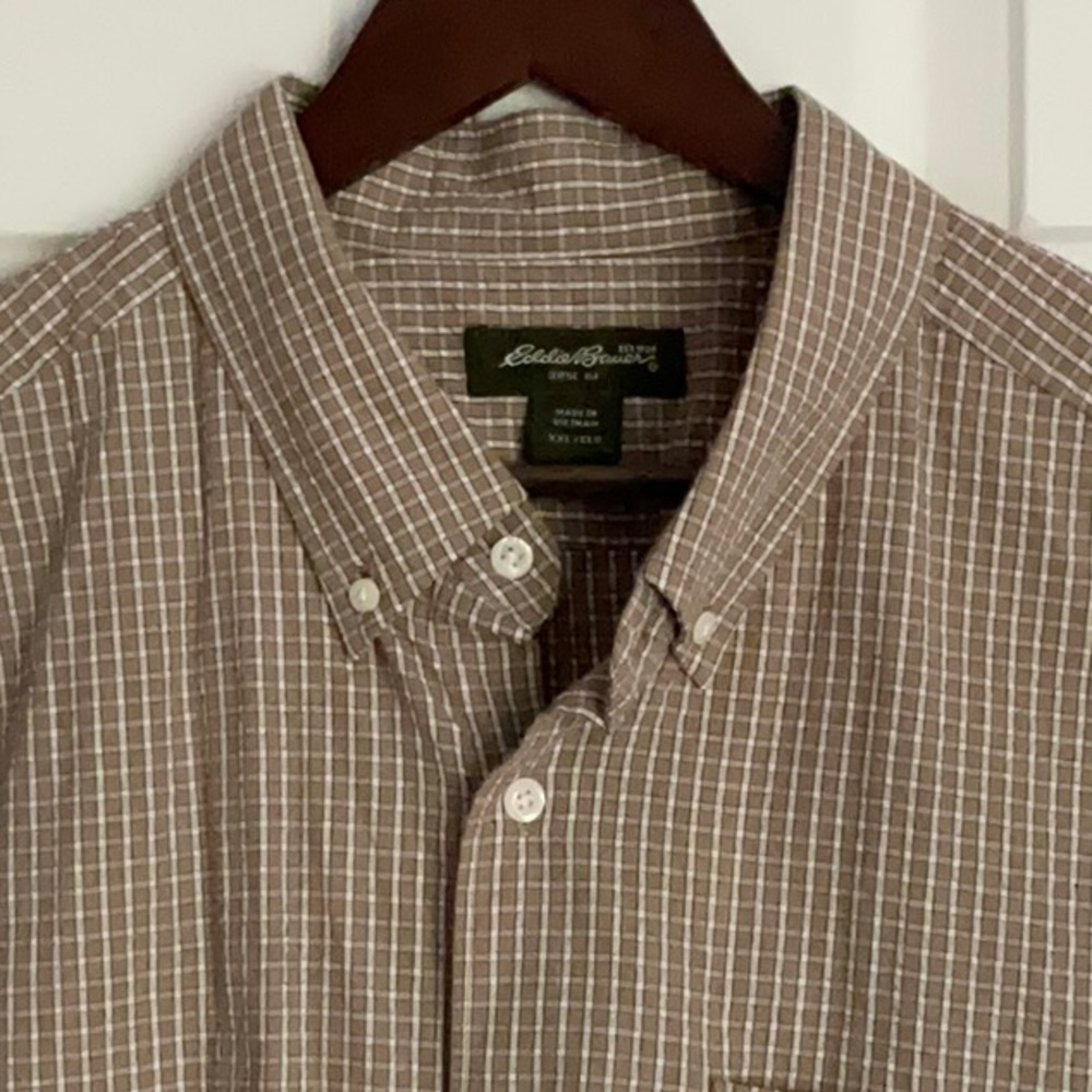 Eddie Bauer short sleeve seersucker shirt